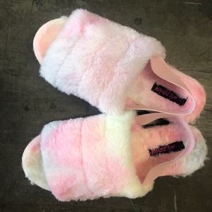 Fur slipper